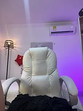 Snapshot of samy_xoxox chatting on 02.22.25 samy xoxox online show from 02.22.25