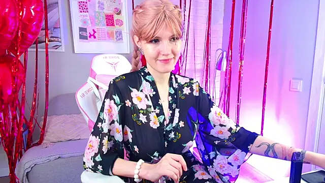 NellieLoyns online show from 02.18.25