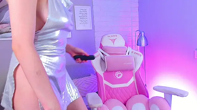 NellieLoyns online show from 02.23.25