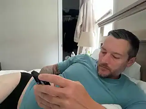 Snapshot of moon-boy chatting on 10.14.25 moon-boy online show from 10.14.25