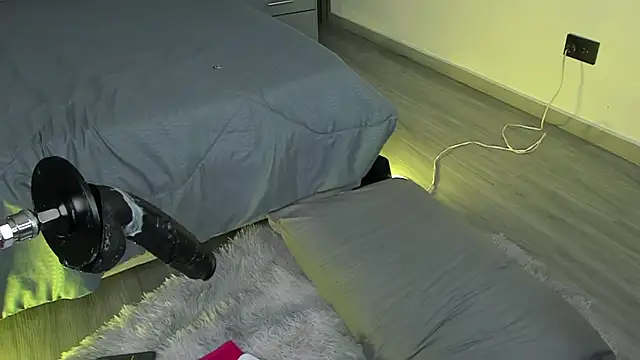 LolaAngellx online show from 04.21.26