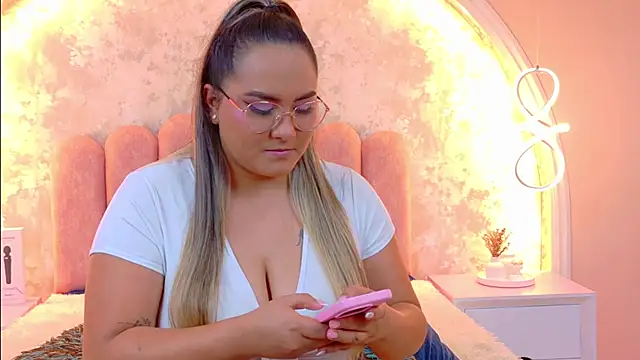 MiaLaurents online show from 02.10.26