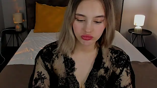 Snapshot of AngelicaKleee chatting on 02.05.25 AngelicaKleee online show from 02.05.25