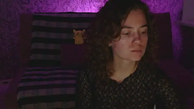 Snapshot of CurlyNed chatting on 12.25.24 CurlyNed online show from 12.25.24