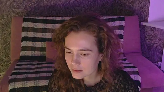 Snapshot of CurlyNed chatting on 12.25.24 CurlyNed online show from 12.25.24