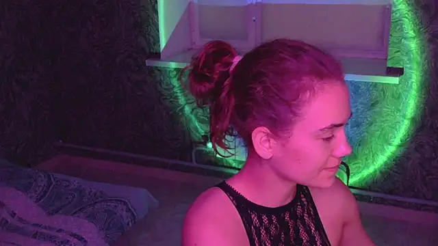 Snapshot of CurlyNed chatting on 02.10.25 CurlyNed online show from 02.10.25