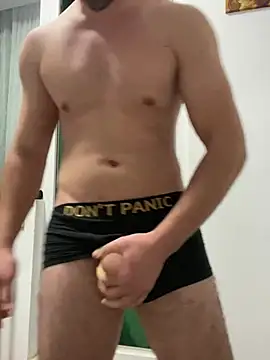 Snapshot of couplehot992 chatting on 12.26.24 couplehot992 online show from 12.26.24