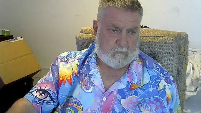 Snapshot of viejo_oso chatting on 10.19.25 viejo oso online show from 10.19.25