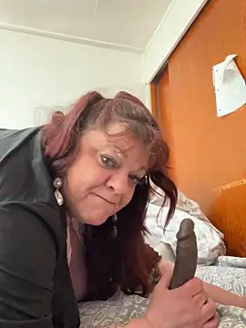 Snapshot of Luciouslouise72@xh chatting on 09.12.25 Luciouslouise72xh online show from 09.12.25