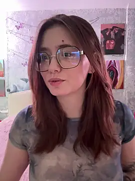 Snapshot of Sabrina_shells chatting on 02.13.26 Sabrina shells online show from 02.13.26