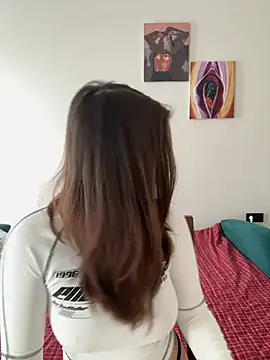 Sabrina shells online show from 04.03.26