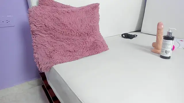 Carolina Burninng online show from 02.09.25