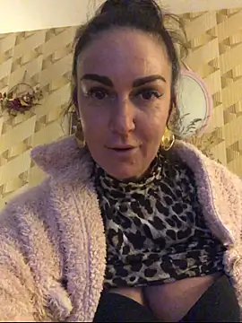 BELLAMORGANE1 online show from 11.29.25