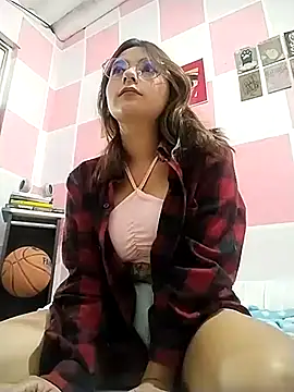 Snapshot of Paulina_mosh chatting on 03.11.25 Paulina mosh online show from 03.11.25