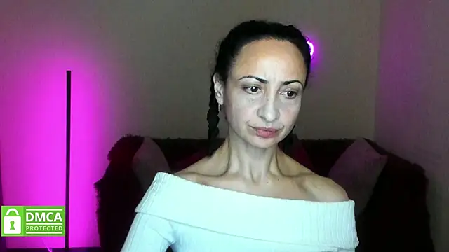 Arianasweety23 online show from 10.28.25