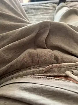 22TT2295 online show from 03.04.25