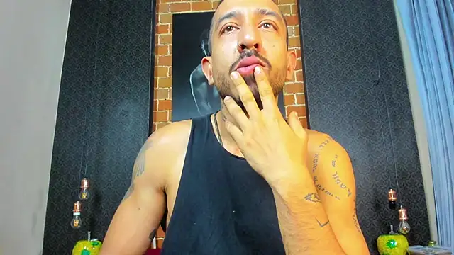 Snapshot of AntonAndSofii chatting on 01.29.25 AntonAndSofii online show from 01.29.25