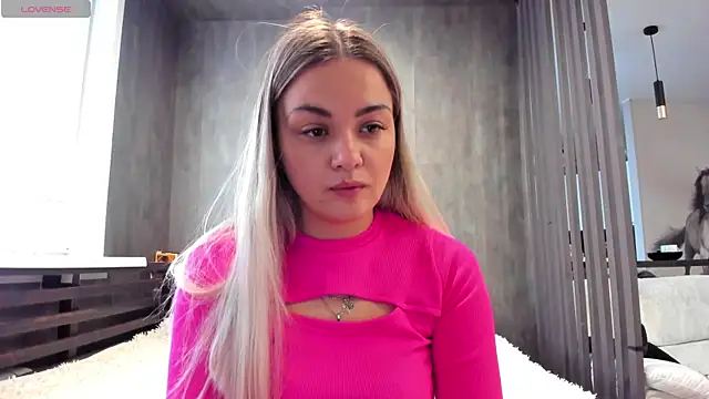 Mia   murrr online show from 11.14.25