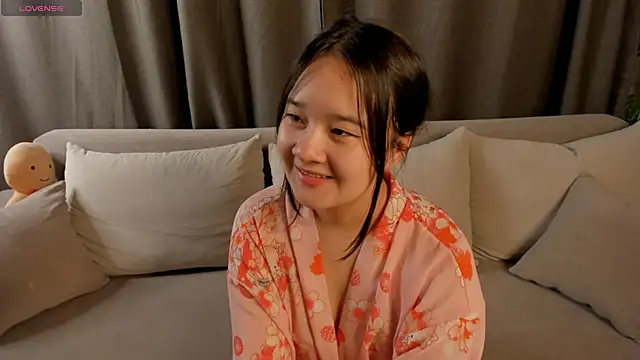 Maekko online show from 04.14.26