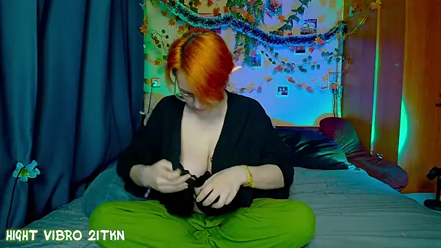 TrickyKitsune online show from 12.04.25