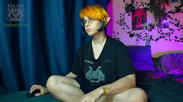 Snapshot of TrickyKitsune chatting on 07.04.26 TrickyKitsune online show from 07.04.26