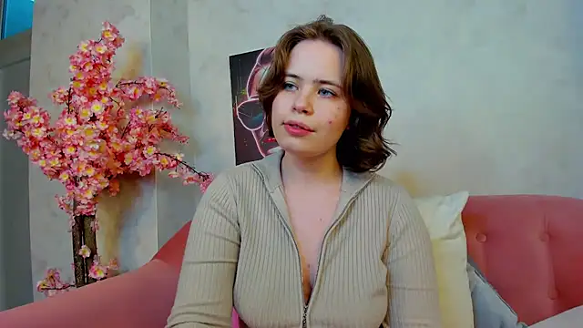 Snapshot of EricaElliott chatting on 02.04.25 EricaElliott online show from 02.04.25