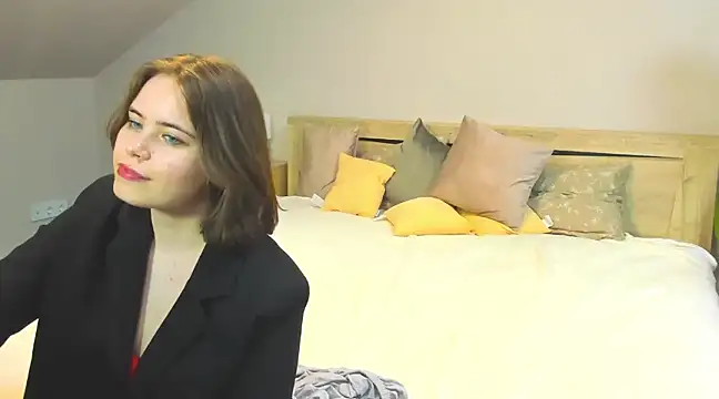 Snapshot of EricaElliott chatting on 03.20.25 EricaElliott online show from 03.20.25