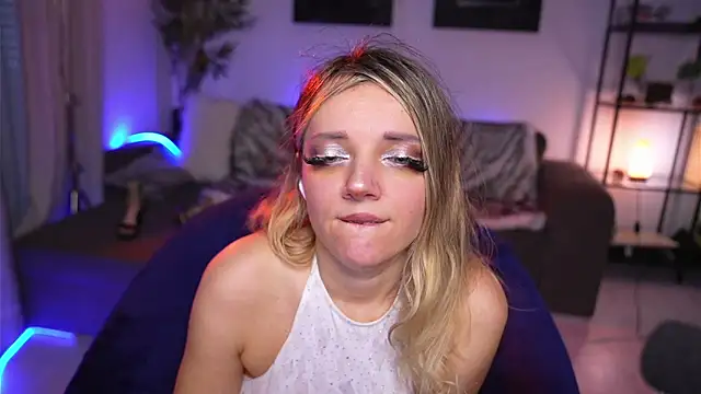 Magnetic Amy online show from 01.20.25