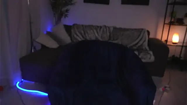 Magnetic Amy online show from 03.02.25