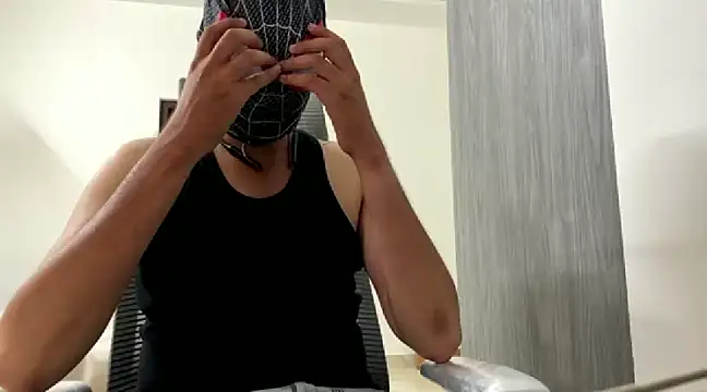 Snapshot of thewhitedickboyx1 chatting on 01.12.25 thewhitedickboyx1 online show from 01.12.25