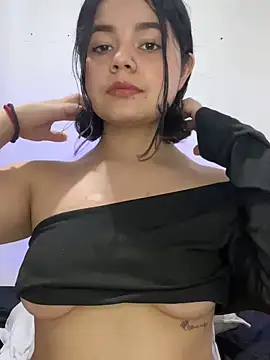 Snapshot of pretty_angela1 chatting on 12.30.24 pretty angela1 online show from 12.30.24