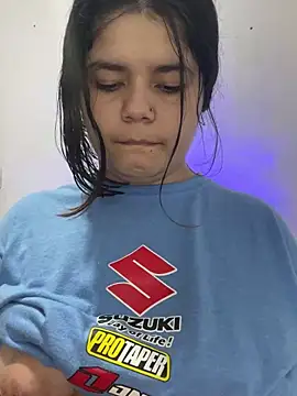 Snapshot of pretty_angela1 chatting on 01.04.25 pretty angela1 online show from 01.04.25