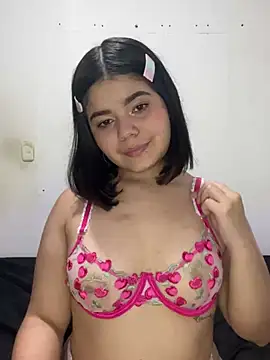 Snapshot of pretty_angela1 chatting on 01.13.25 pretty angela1 online show from 01.13.25