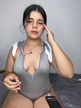 Snapshot of pretty_angela1 chatting on 03.10.25 pretty angela1 online show from 03.10.25