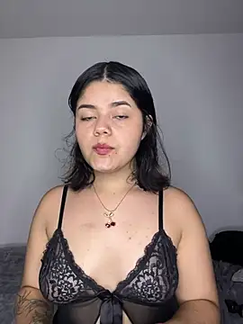 Snapshot of pretty_angela1 chatting on 03.16.25 pretty angela1 online show from 03.16.25