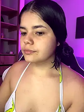 Snapshot of pretty_angela1 chatting on 10.10.25 pretty angela1 online show from 10.10.25