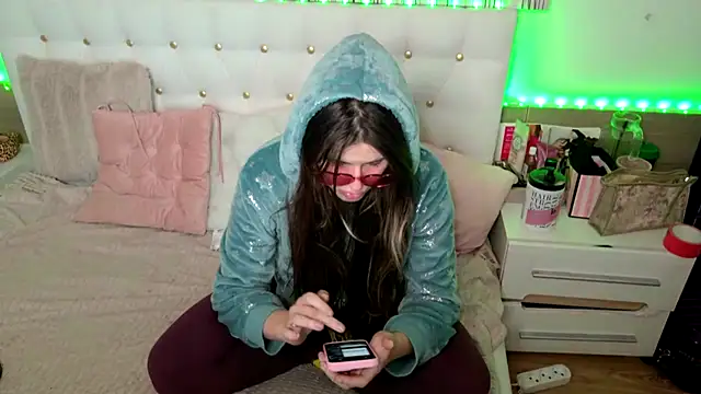 StellaFrost online show from 10.05.25