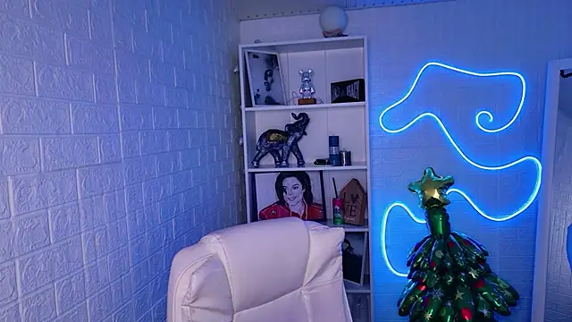 StellaFrost online show from 12.18.25