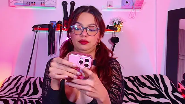 EmiF26 online show from 11.07.25