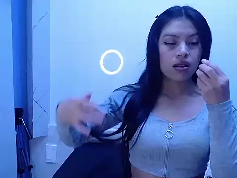 Chloe Martini online show from 11.02.25