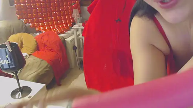 Snapshot of LasolitaAuri chatting on 02.14.25 LasolitaAuri online show from 02.14.25