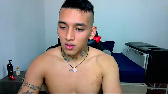 Snapshot of David_Adams2003 chatting on 01.11.25 David Adams2003 online show from 01.11.25