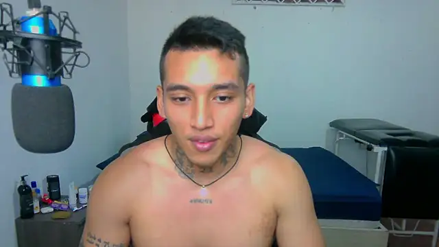 Snapshot of David_Adams2003 chatting on 01.20.25 David Adams2003 online show from 01.20.25