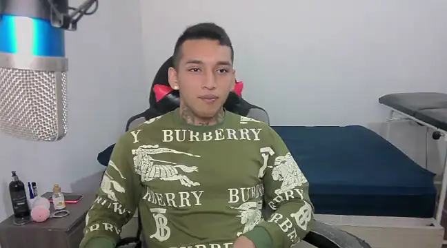 Snapshot of David_Adams2003 chatting on 02.03.25 David Adams2003 online show from 02.03.25