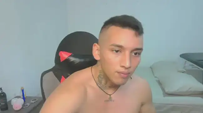 Snapshot of David_Adams2003 chatting on 02.05.25 David Adams2003 online show from 02.05.25