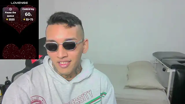 Snapshot of David_Adams2003 chatting on 02.20.25 David Adams2003 online show from 02.20.25