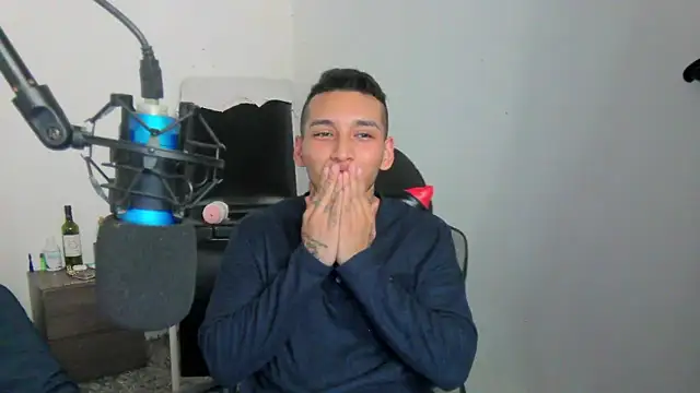 Snapshot of David_Adams2003 chatting on 02.25.25 David Adams2003 online show from 02.25.25