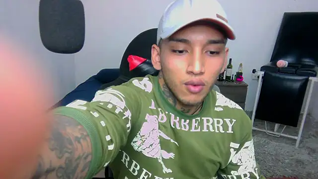 Snapshot of David_Adams2003 chatting on 02.27.25 David Adams2003 online show from 02.27.25