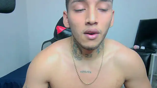 Snapshot of David_Adams2003 chatting on 02.28.25 David Adams2003 online show from 02.28.25