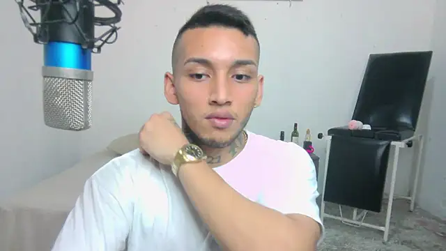 Snapshot of David_Adams2003 chatting on 03.03.25 David Adams2003 online show from 03.03.25